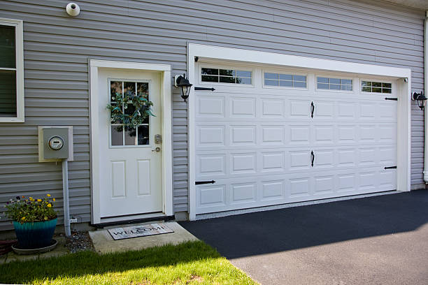 24/7 Emergency Garage Door Panel Replacement experts in Burleson County County, TX